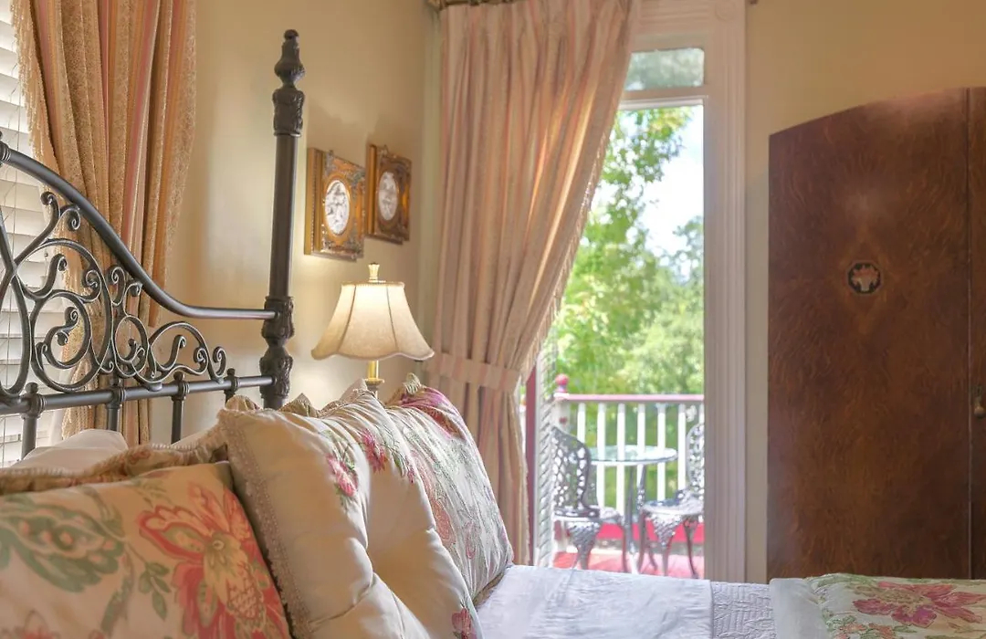 Cedar House Inn-1