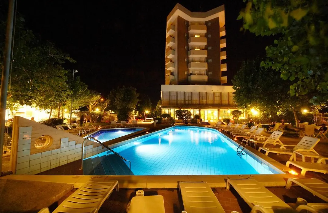 Color Alexandra Plaza Family Hotel-1