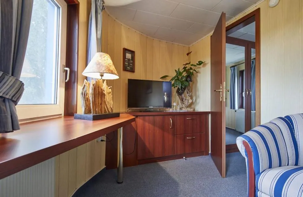 Hotelschiff Stinne-1