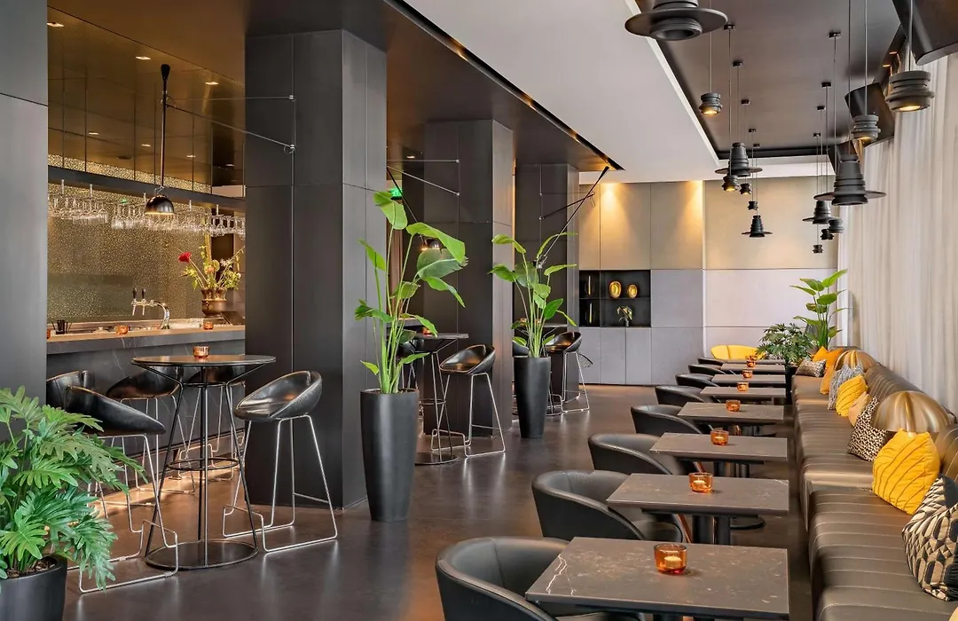 art'otel amsterdam, Powered by Radisson Hotels-1