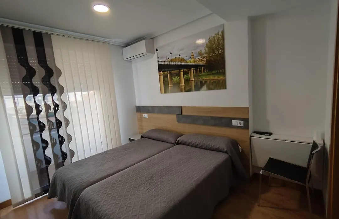Hostal Rioja Condestable-1