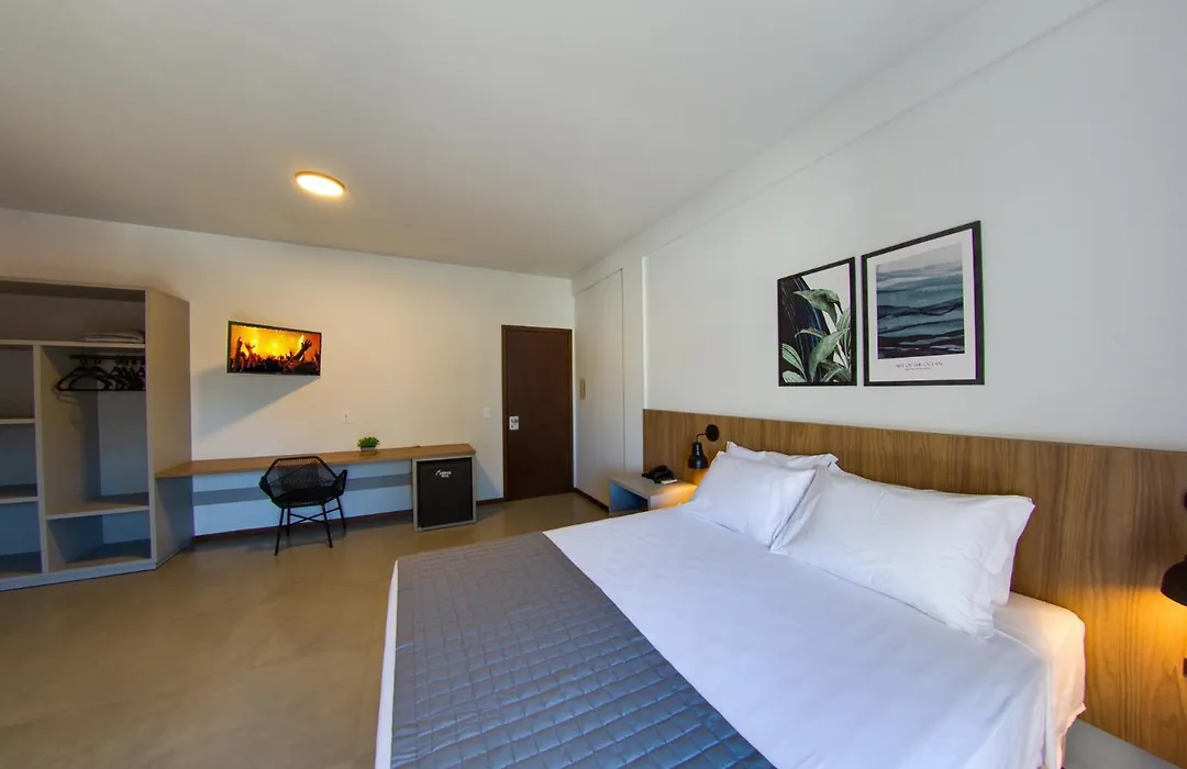 Flipper Hotel-1