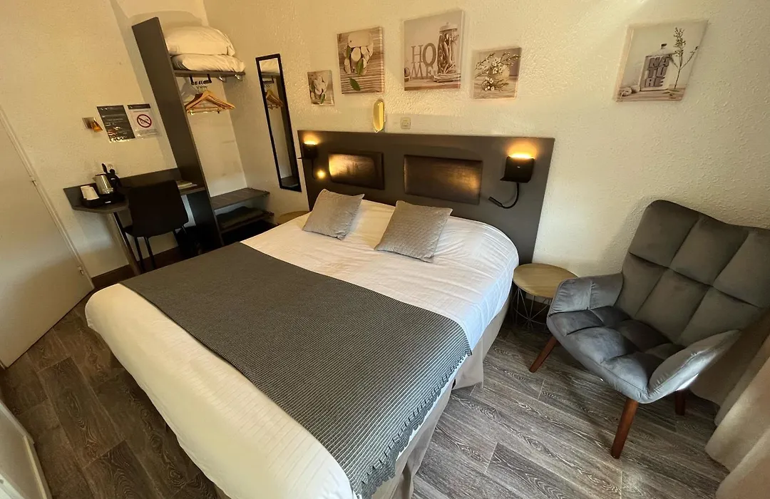 Cit'Hotel Le Cheval Blanc-1
