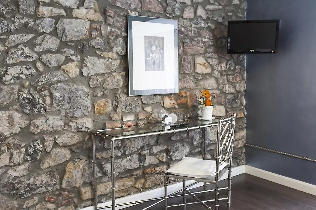 Hostal Jardin Secreto-1