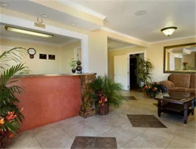 Super 8 By Wyndham Colorado Springs/Chestnut Street-1