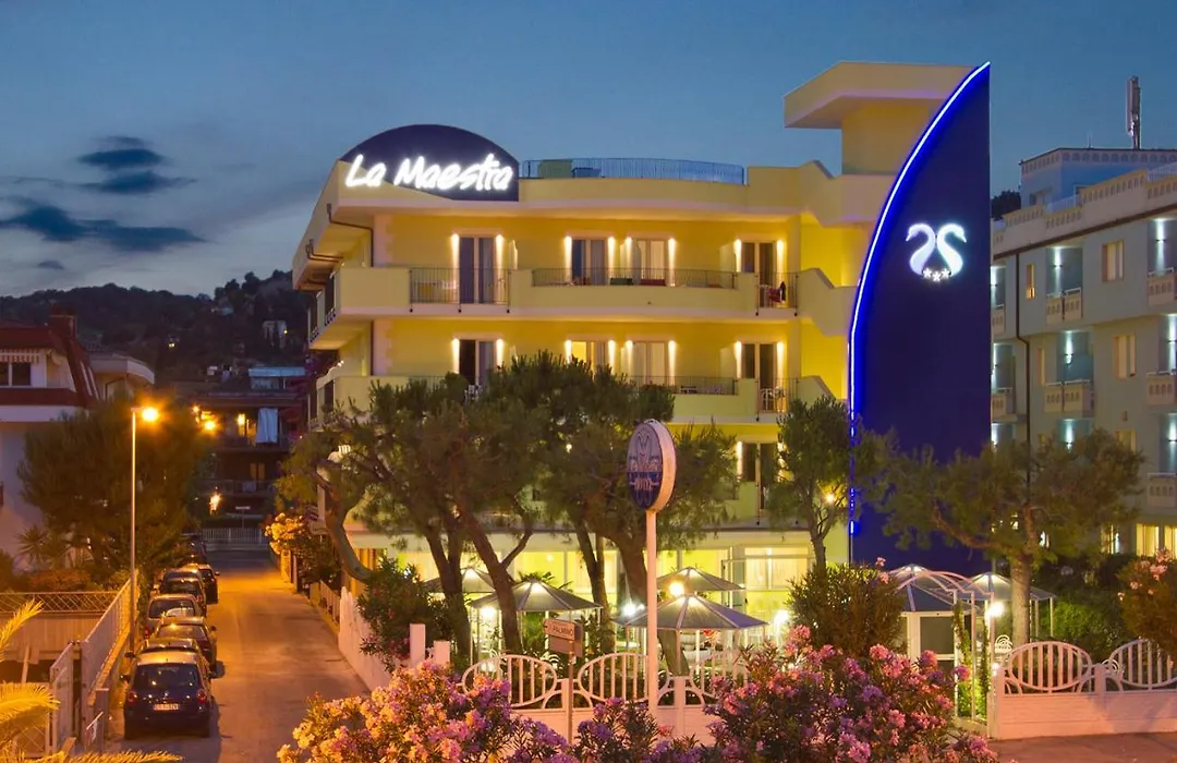 Hotel La Maestra-1