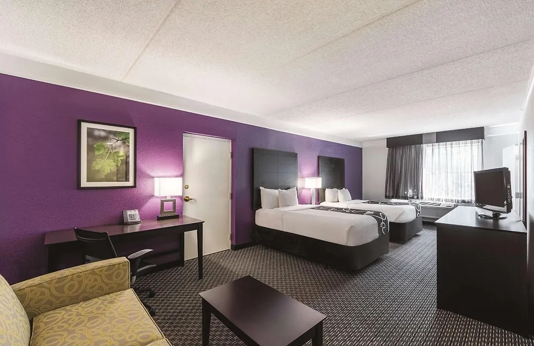La Quinta Inn & Suites By Wyndham San Antonio Downtown-1