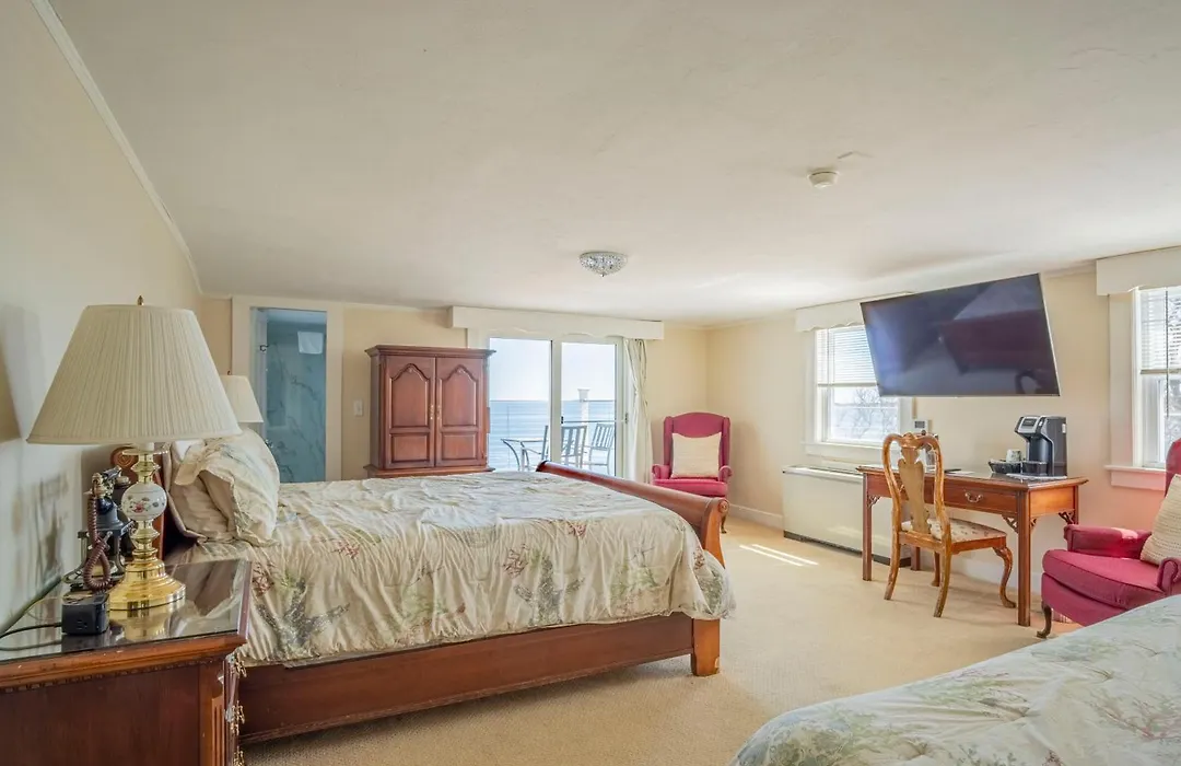Yankee Clipper Inn-1