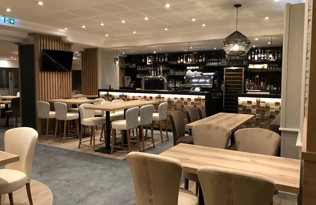 Best Western Le Duguesclin Hôtel-Restaurant-1