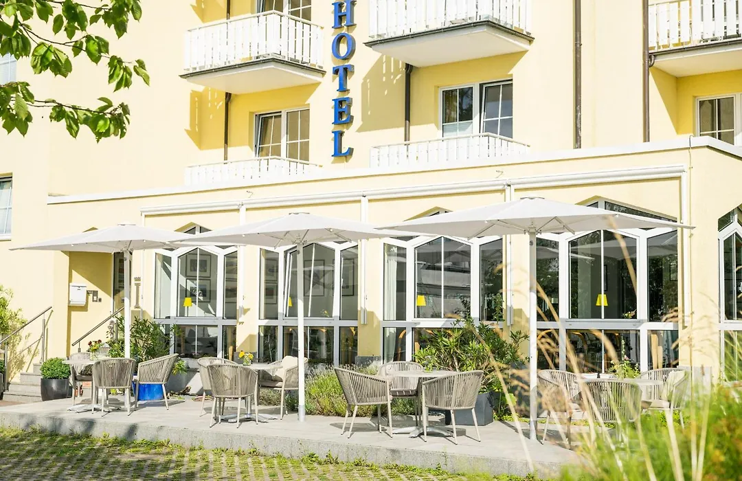 Inselhotel Rügen-1