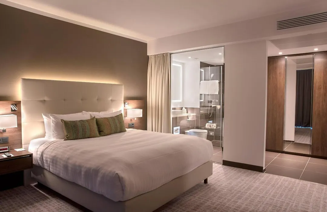 Courtyard By Marriott Wolfsburg-1