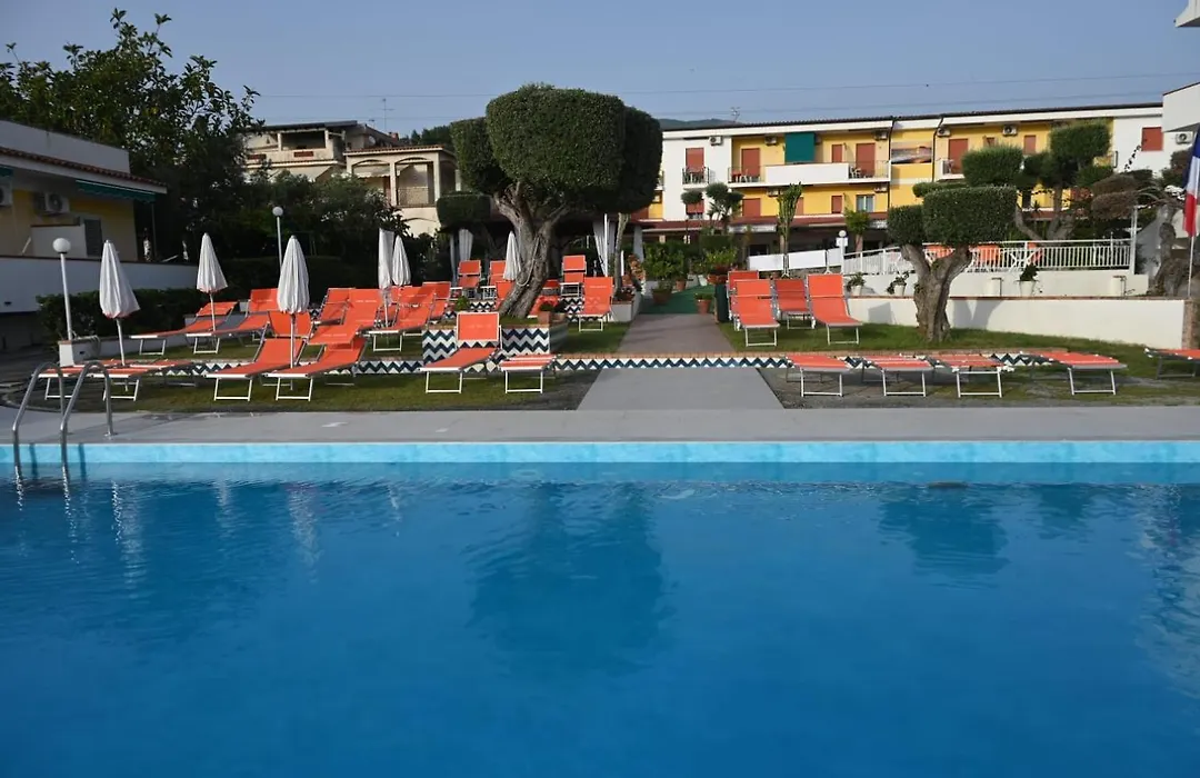 Hotel Cristina-1