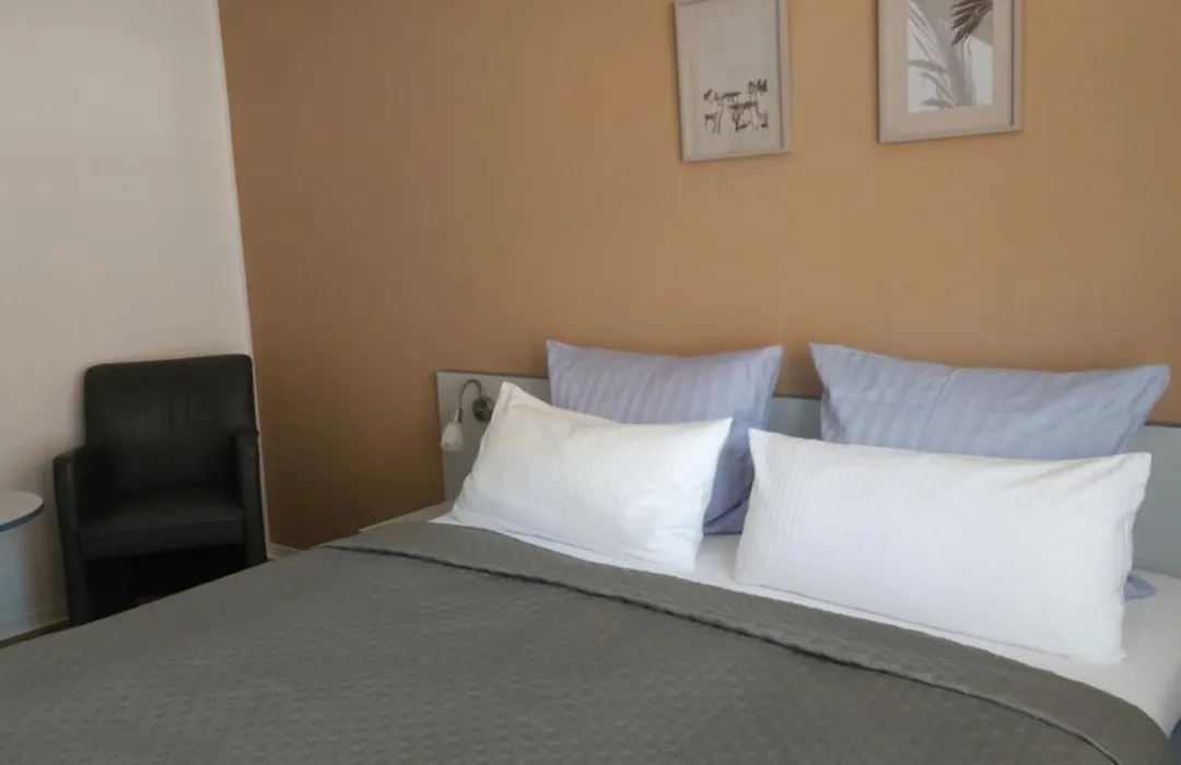 Hotel Am Deich-1