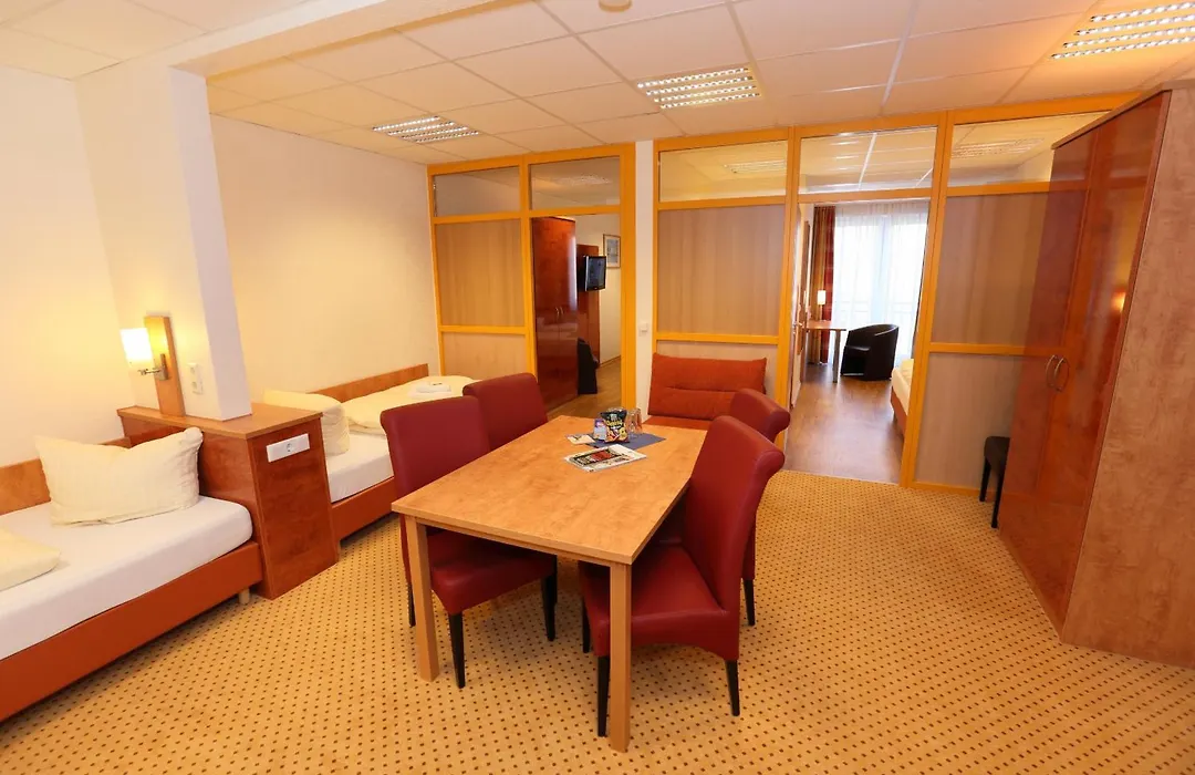 Hotel am Holzhafen-1