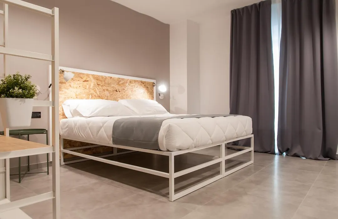 Iron Hotel-1