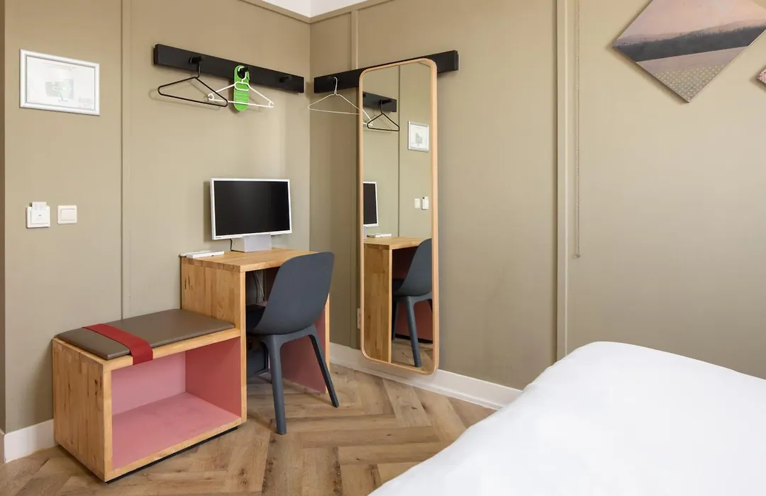 Hotel Light-1