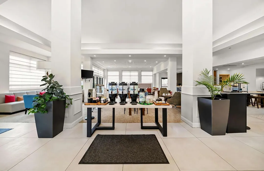 Hilton Garden Inn Plymouth-1