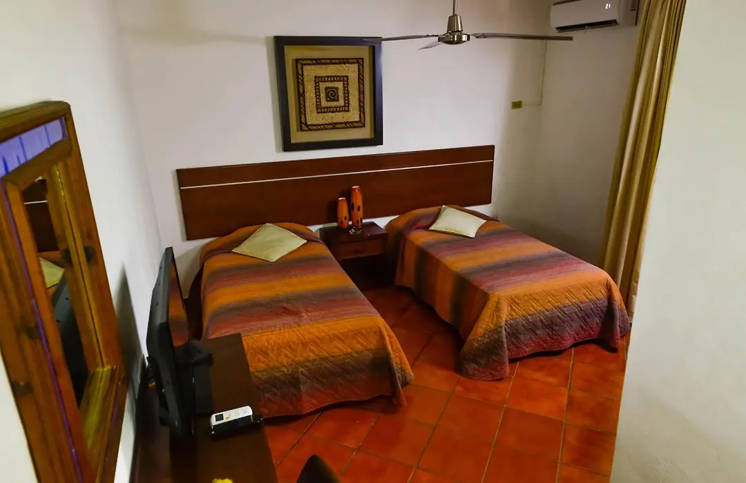 Hotel Los Girasoles-1