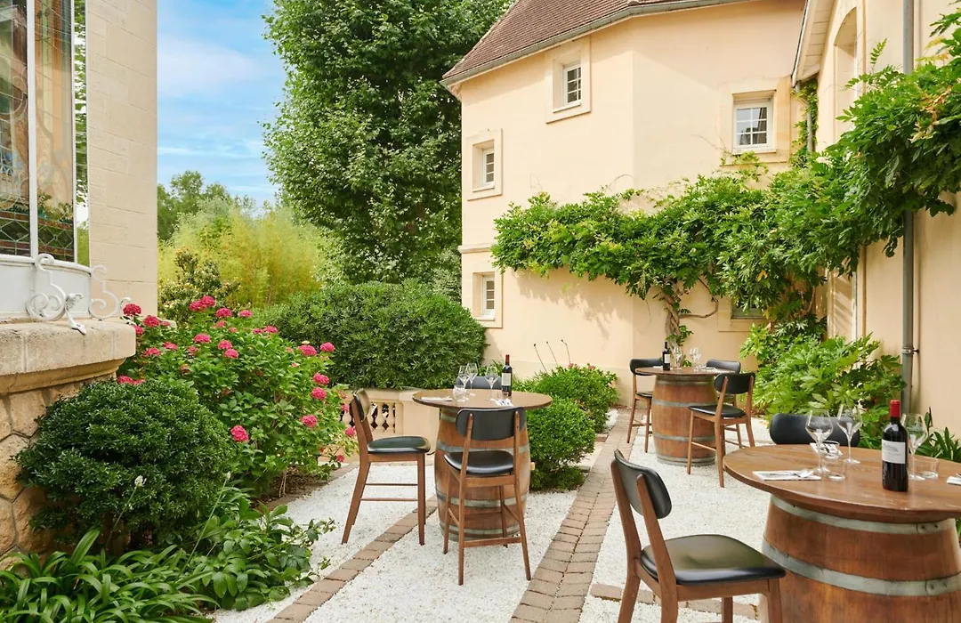 Château Hôtel Grand Barrail-1