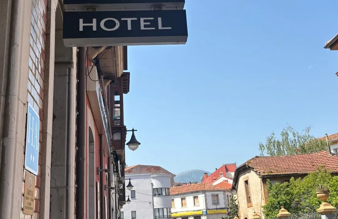 Hotel Puerto de Llanes-1