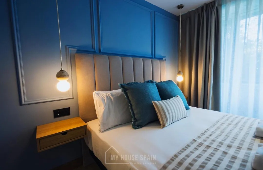 Hotel Central By Myhousespain-1