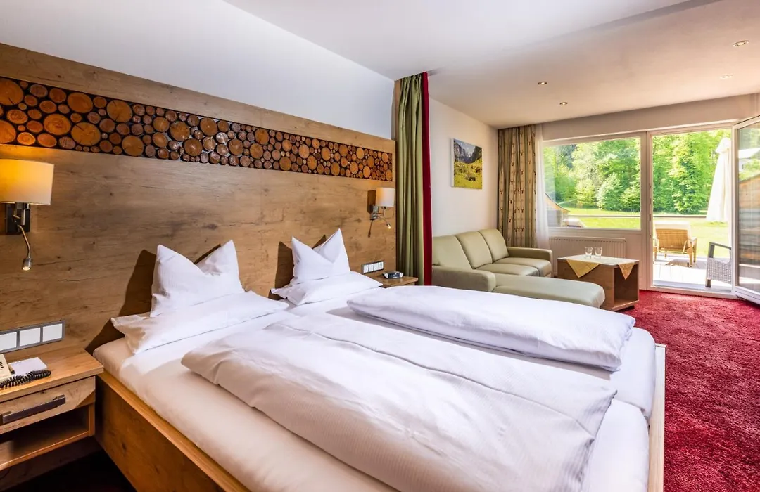 Alm-&Wellnesshotel Alpenhof-1