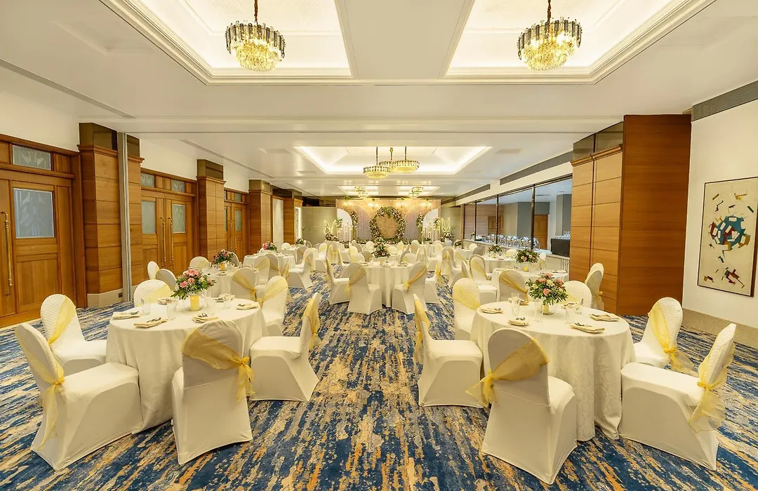 Hotel Kohinoor Continental, Airport-1