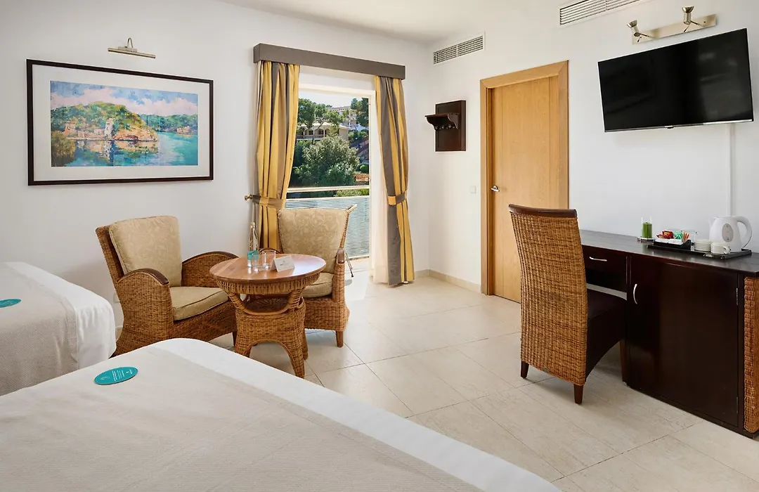 Hotel Apartamentos Cala Santanyi-1