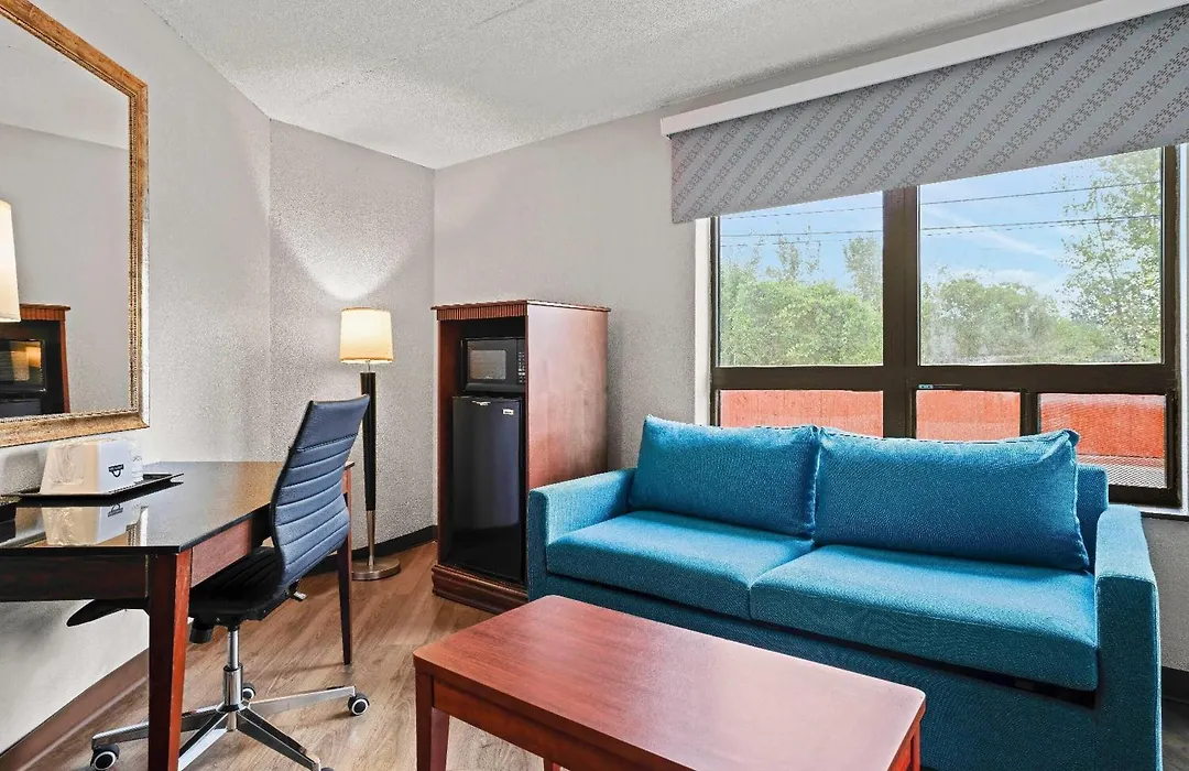 Days Inn By Wyndham Utica-1