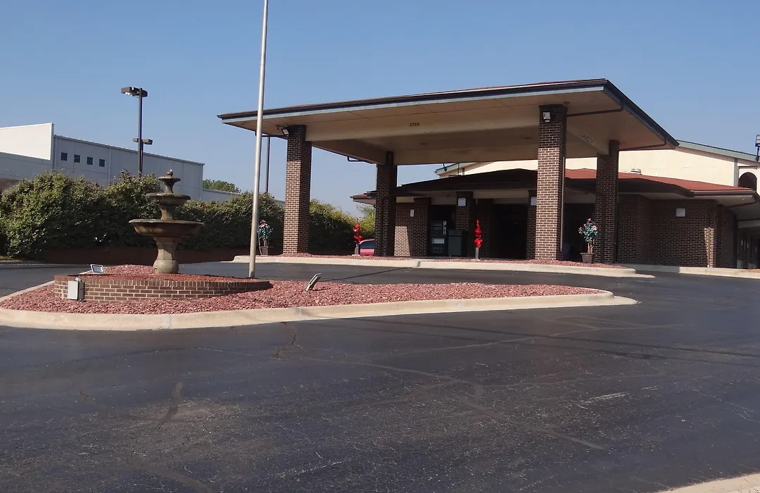Econo Lodge Inn & Suites Huntsville University Area-1