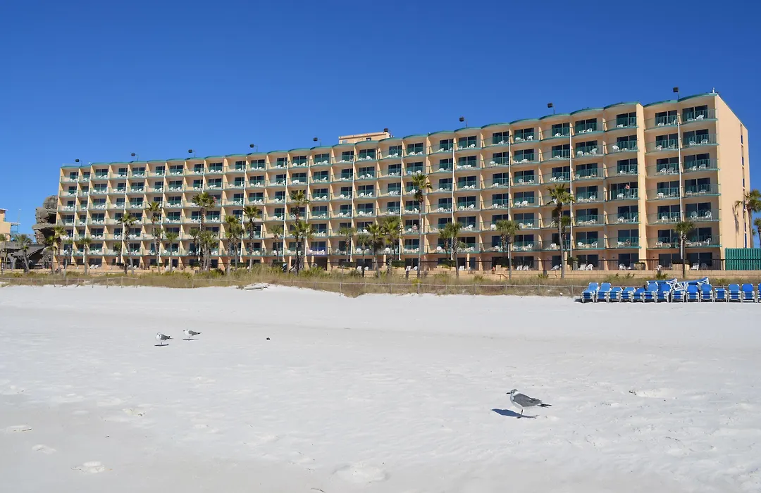 Days Inn By Wyndham Panama City Beach Beachfront Resort-1