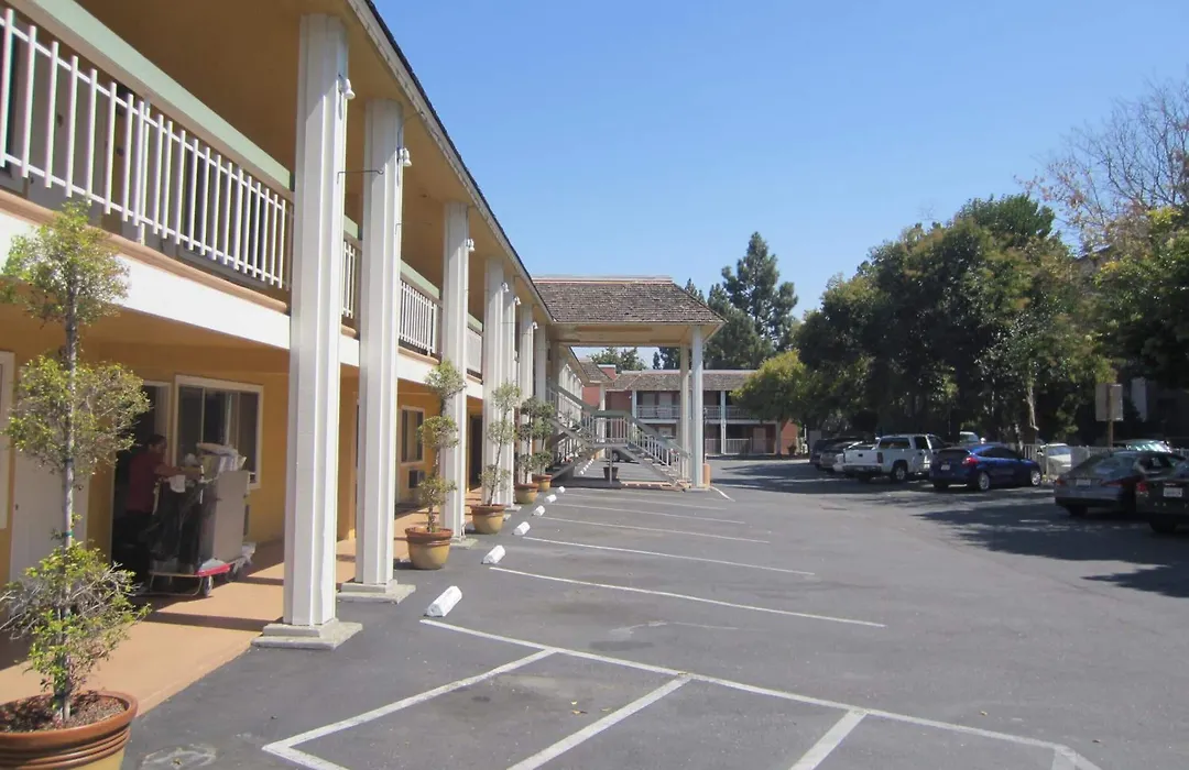 Caravelle Inn Extended Stay-1