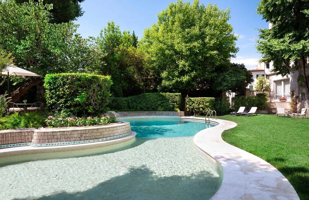 Sina Villa Medici, Autograph Collection-1