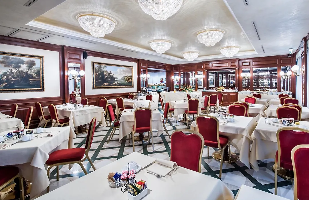 Royal Hotel Carlton-1