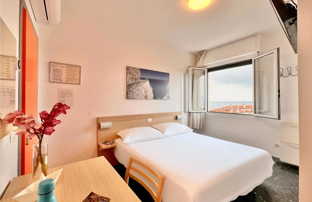 Hotel Liliana-1