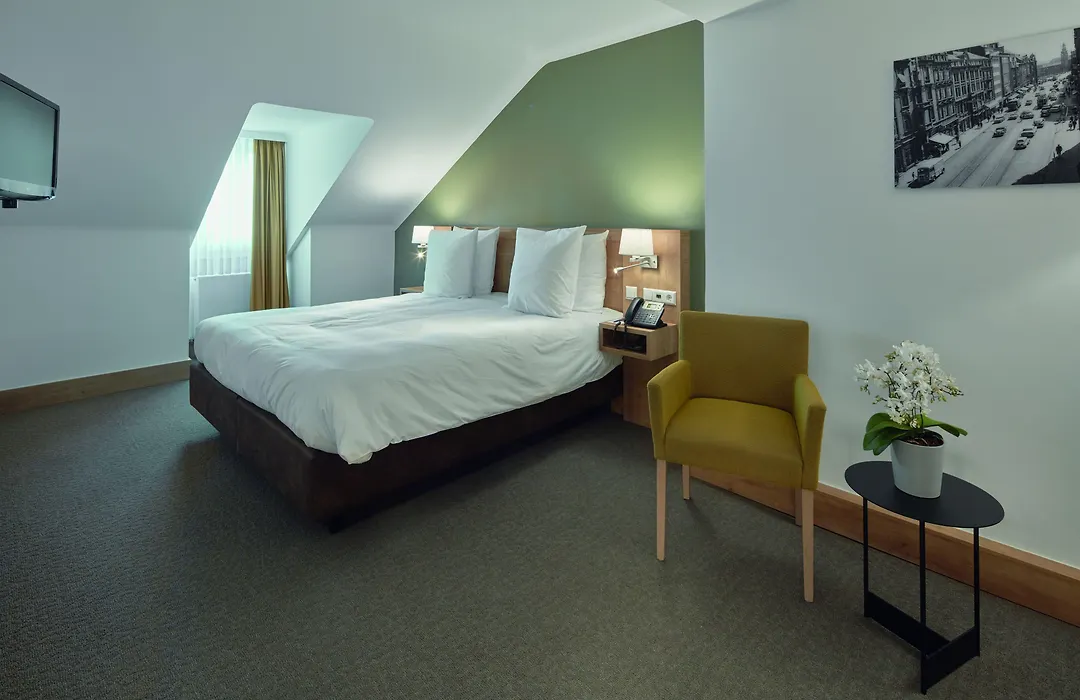 City Hotel-1