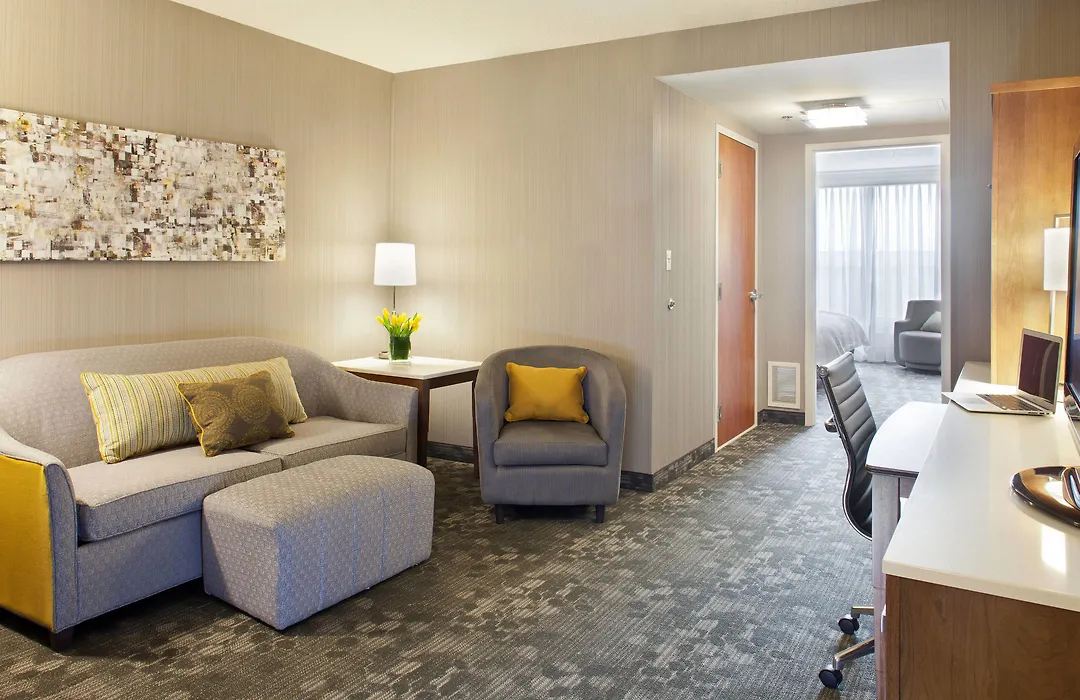 Courtyard By Marriott Pueblo-1