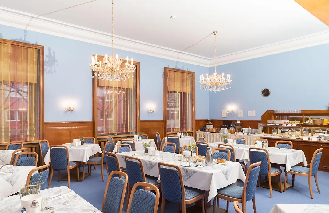TOP Hotel Amberger-1
