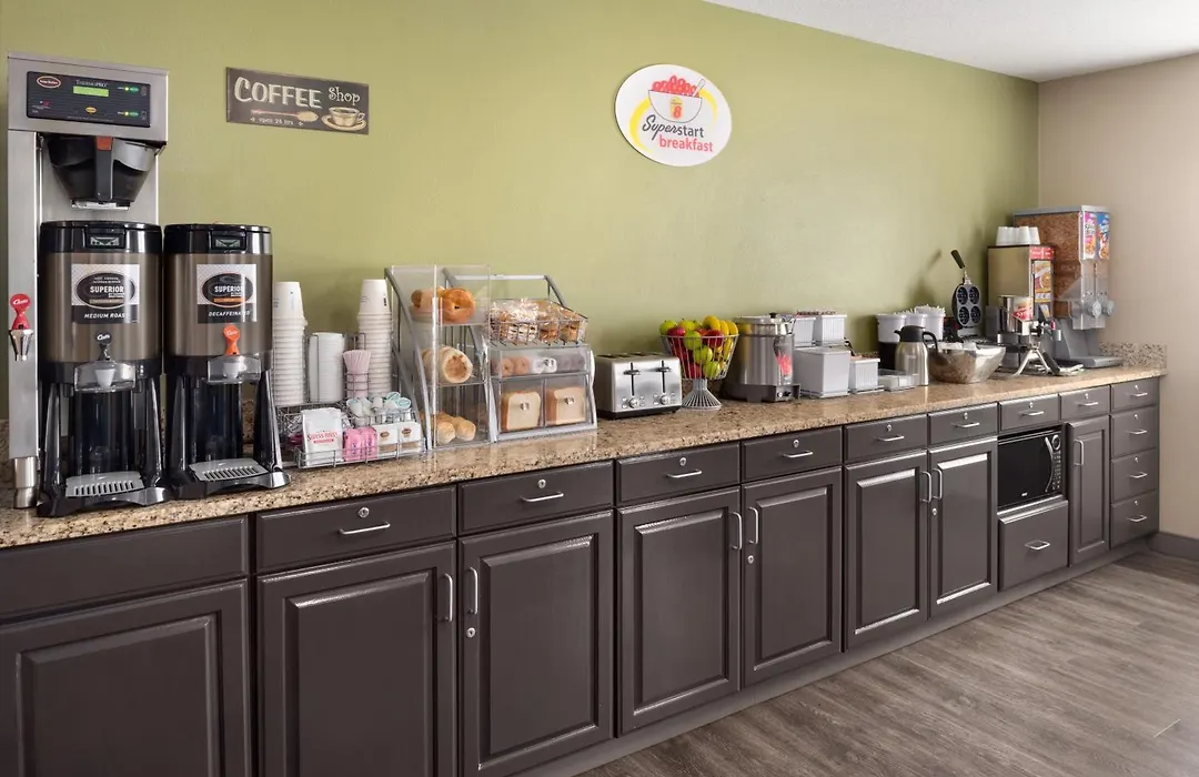 Super 8 By Wyndham Sioux Falls-1
