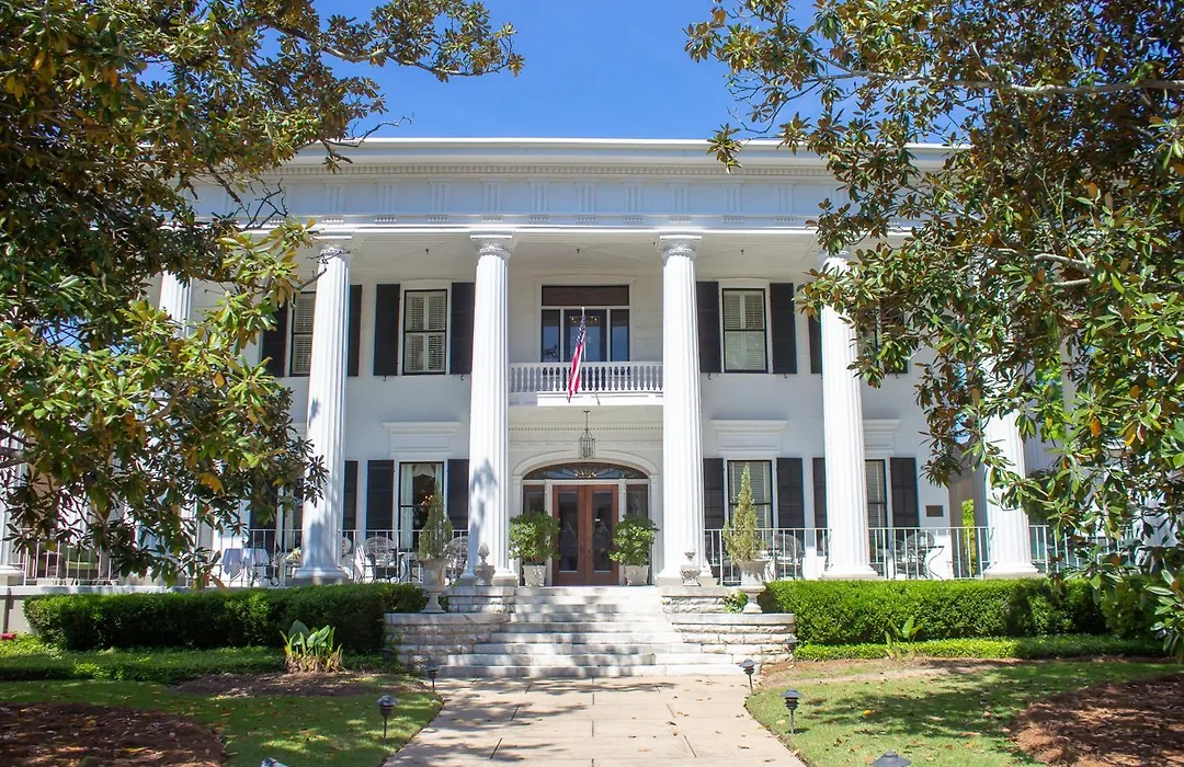 1842 Inn-1