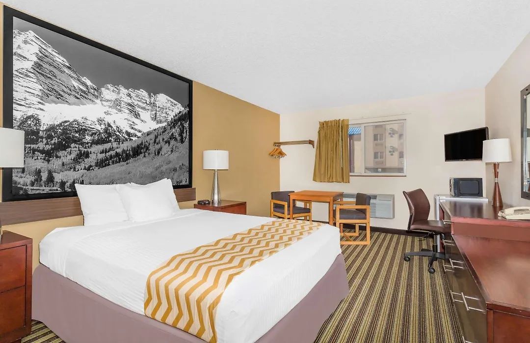 Travelodge By Wyndham Loveland/Fort Collins Area-1