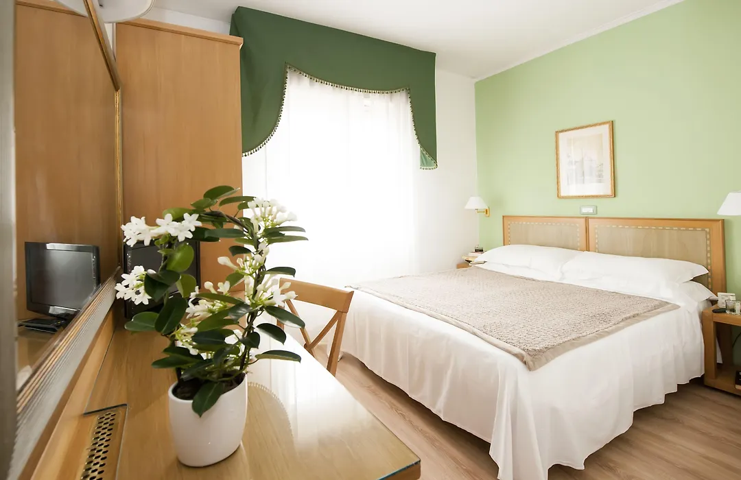 Hotel Touring-1
