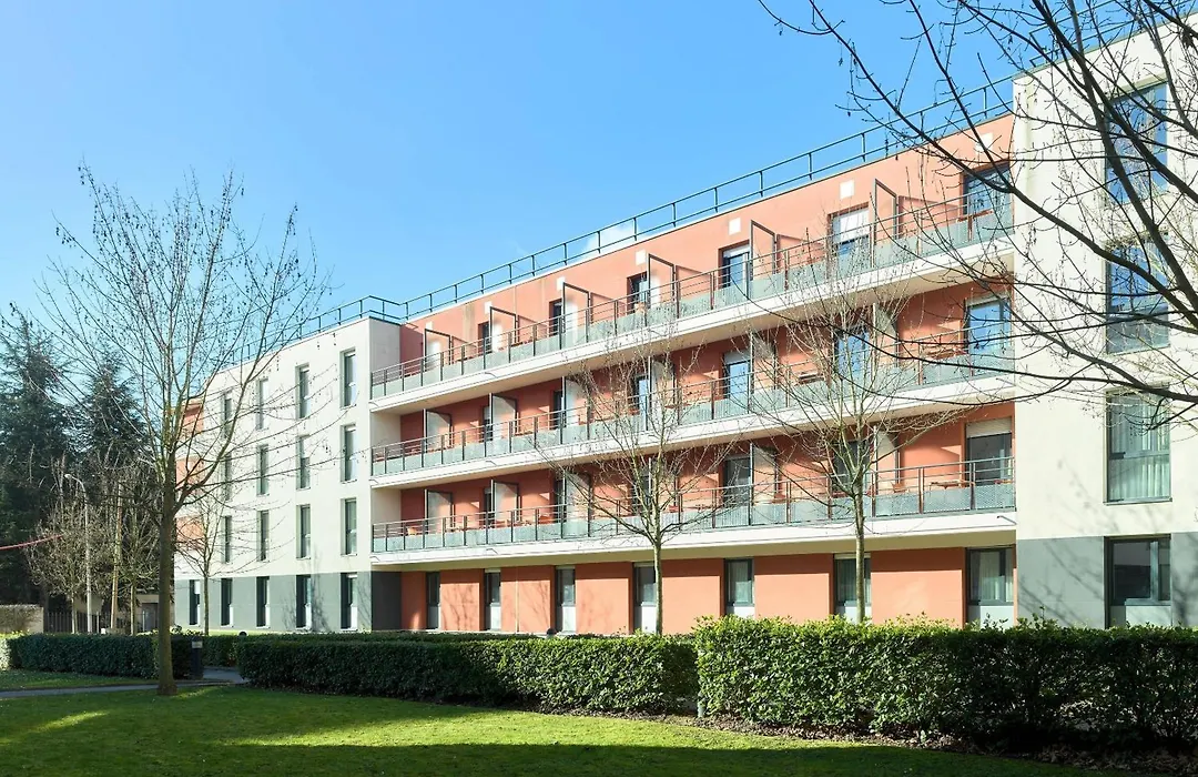 Appart'City Versailles Saint Cyr l'Ecole-1