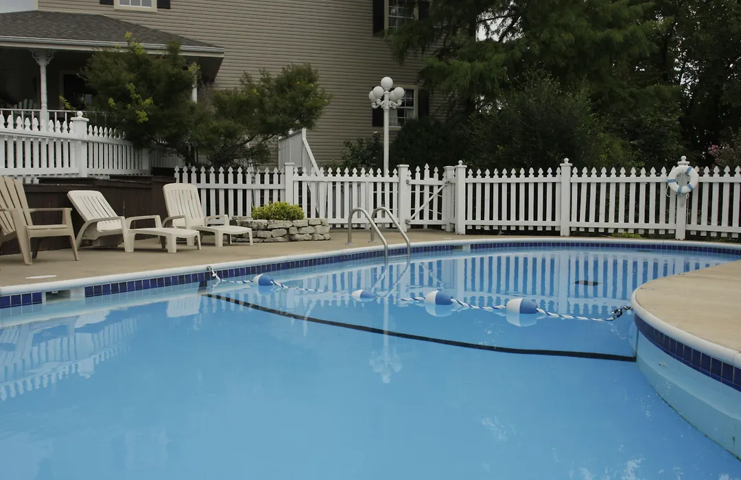 Gazebo Inn-1