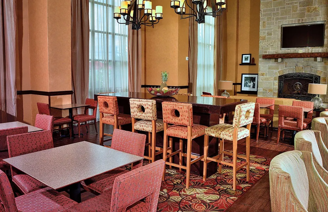 Hampton Inn & Suites Fredericksburg-1