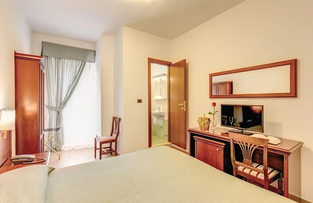 Hotel Flavio-1