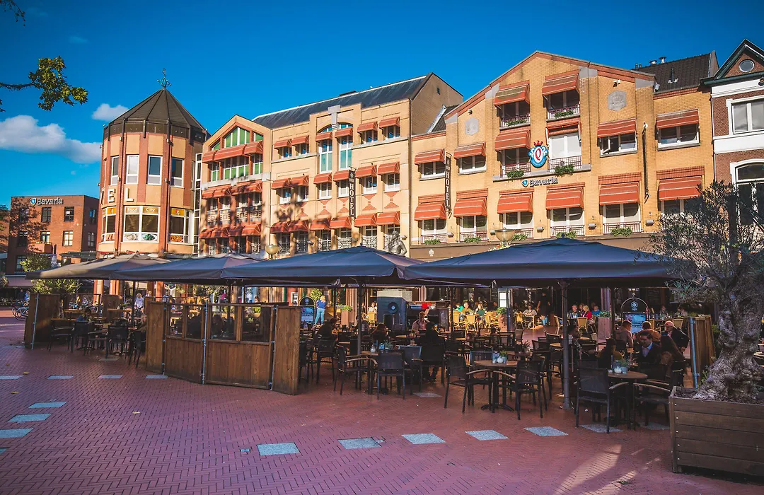Queen Hotel-1