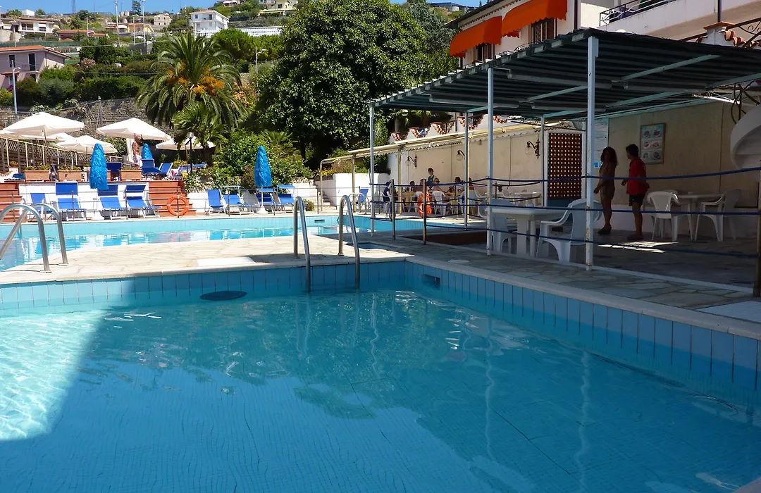 Hotel Ariston Montecarlo-1