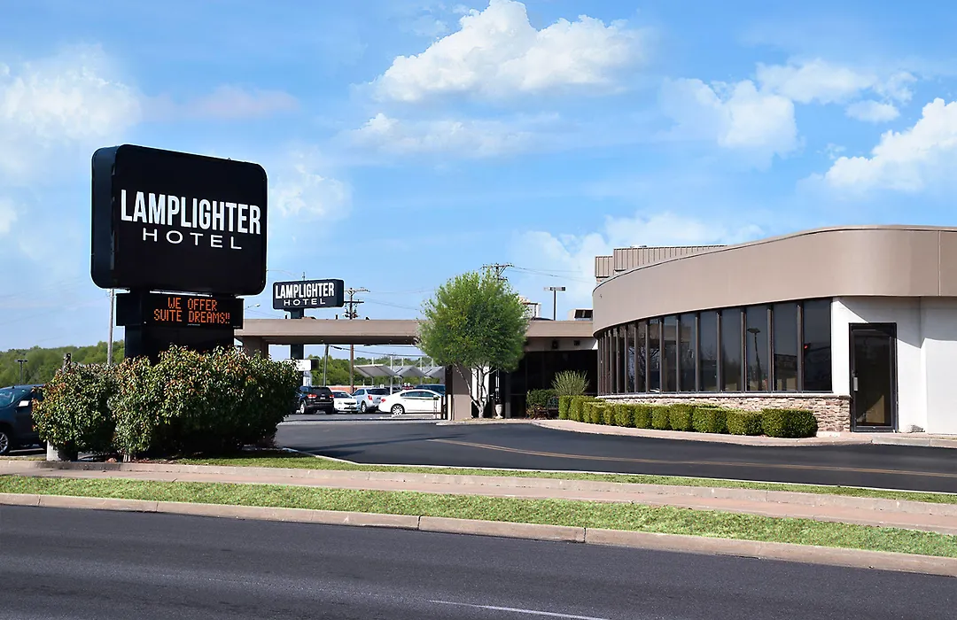 Lamplighter Inn-South-1