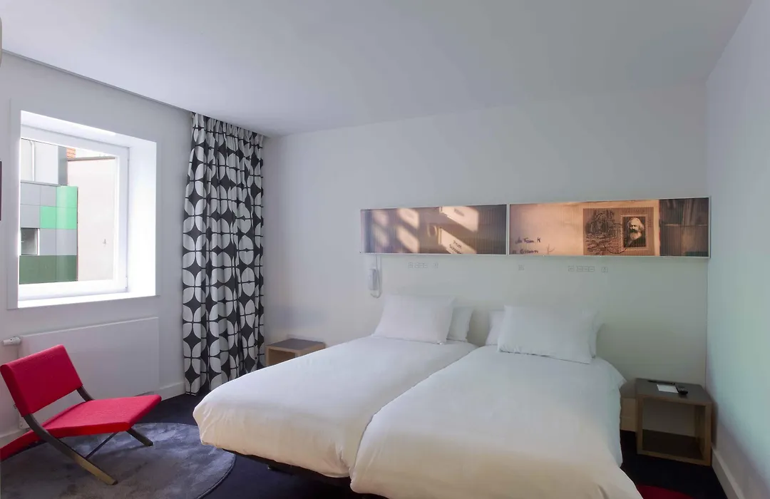 Hotel Gat Point Charlie-1